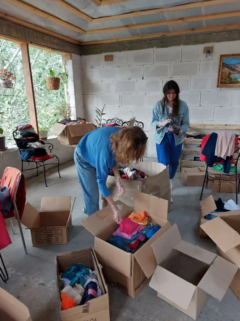 humanitarian help image